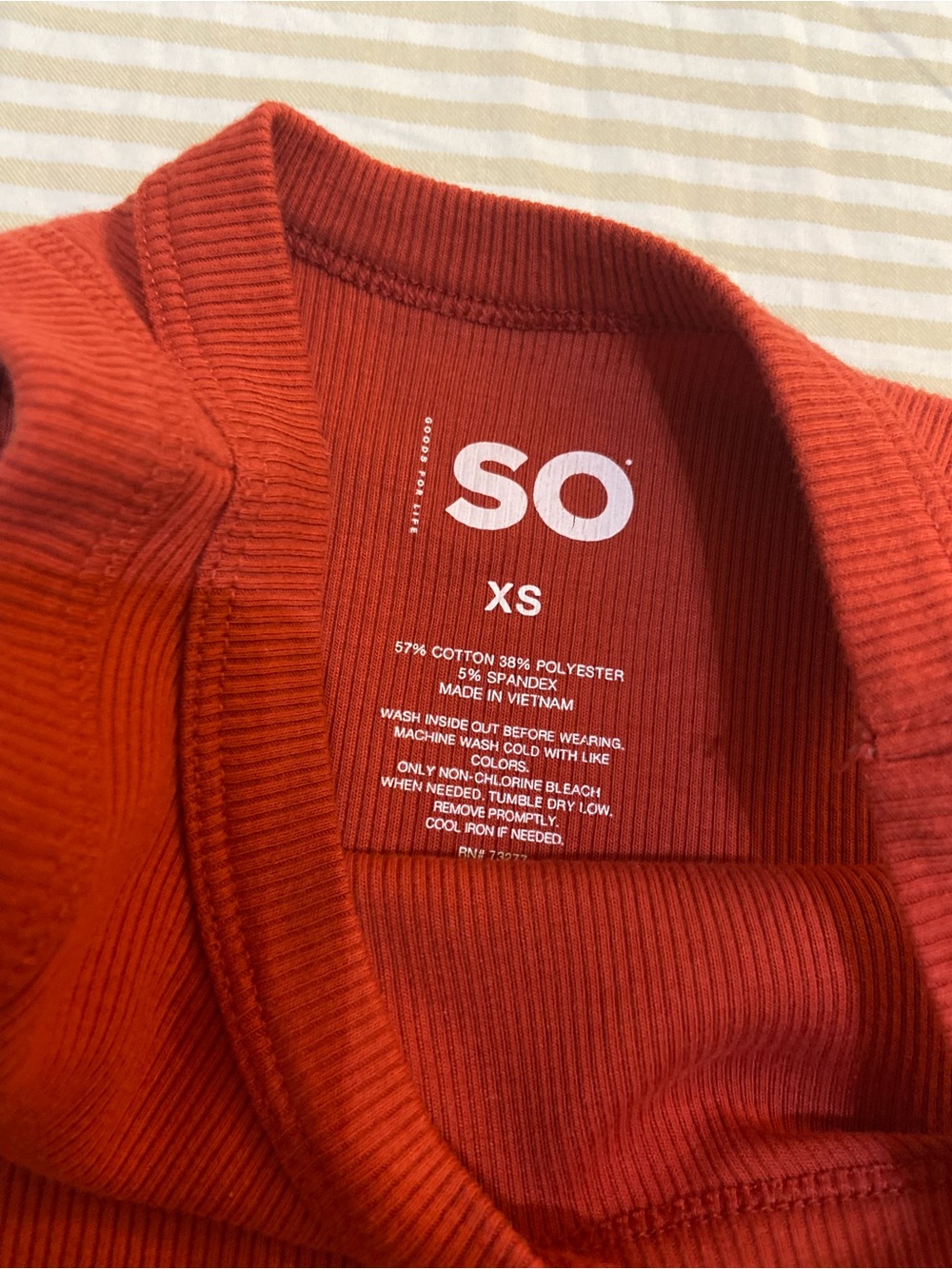 SO Sleeveless Ribbed Tank Top in Rust Size XS - Picture 3 of 3